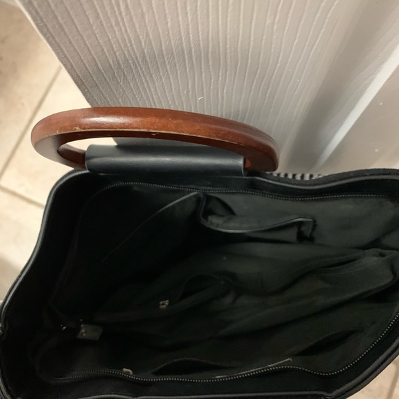 Nice  purse - Picture 3 of 5